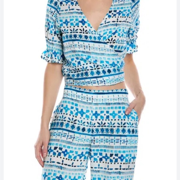 Walker & Wade Catalina Pant in the "Blue Lagoon" pattern - Picture 2 of 9